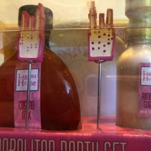 Shonfeld's Cosmopolitan Party Set for Two - Picture 3 of 4